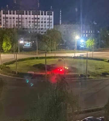 У Луцьку біля «Глобуса» авто вилетіло на кільце 