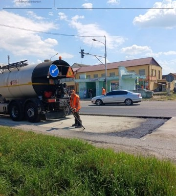 На Мукачівщині оновили ділянку траси М-06 у Ракошині: дорожники ліквідували аварійні ями за тиждень