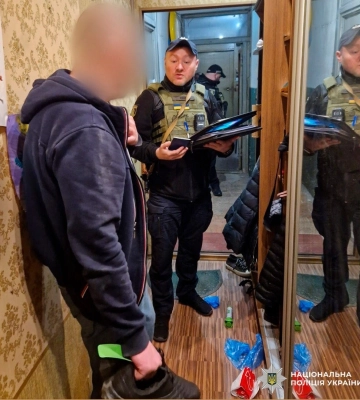 Угрожал жене мифической гранатой: в Харькове полиция прекратила конфликт