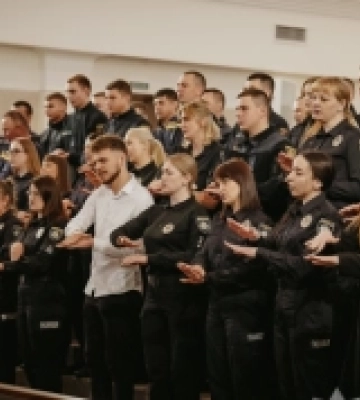 Працівники поліції Волині та ДСНС завершили курс вивчення жестової мови