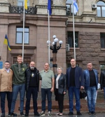 У Миколаєві до Дня Європи урочисто підняли прапори України та ЄС
