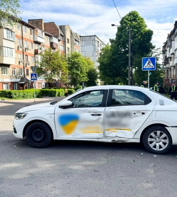 Таксист у Рівному спричинив потрійну ДТП: є постраждалі