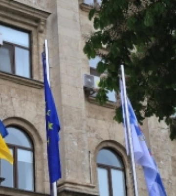 У Миколаєві до Дня Європи урочисто підняли прапори України та ЄС