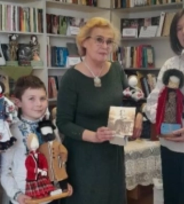 &quot;Славні українки всіх часів&quot;: у бібліотеці на Волині запрацювала виставка ляльок