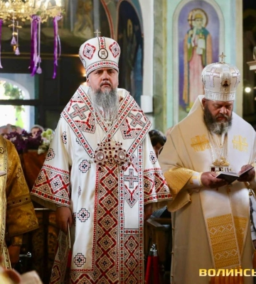 Сотні вірян прийшли на святкову літургію в Жидичинський монастир, яку очолив предстоятель ПЦУ Епіфаній