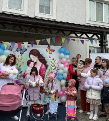 Марку до Дня матері сьогодні погасили в &quot;Місті добра&quot; у Чернівцях