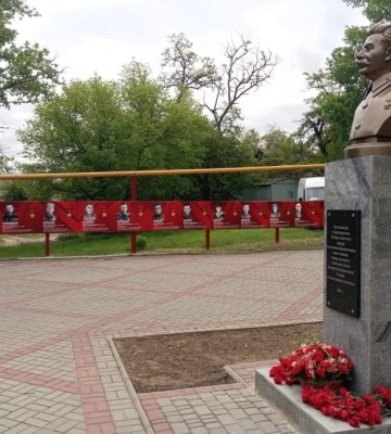 В Мелитополе оккупанты установили памятник Сталину