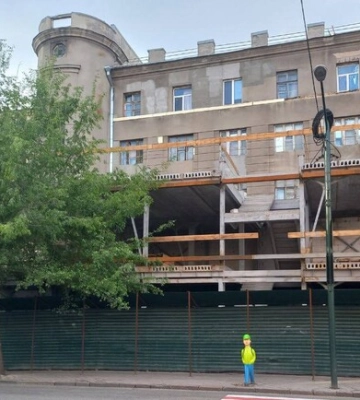 Скандальное строительство возле &quot;Гиганта&quot;: прокуратура требует снести надстройку