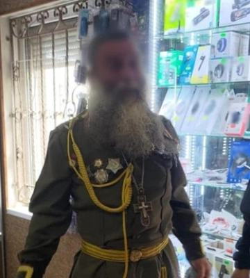 Затримано священника УПЦ МП, що вбрався в радянську форму