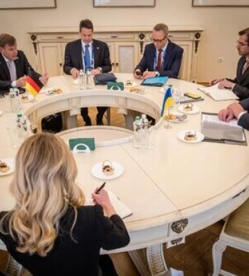 Глави МЗС України і Німеччини обговорили мирні зусилля та необхідність посилення тиску на Росію