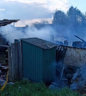 На Сумщині рятувальники ліквідували наслідки ворожих обстрілів житлового сектору