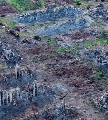 Лишь кирпич и обломки бетона: военные показали фото Волчанска через год после наступления РФ