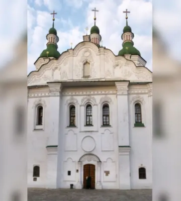 Вперше за десятиліття: У Кирилівській церкві лунатиме молитва українською мовою