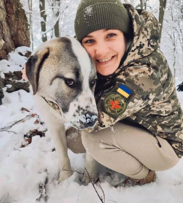 Бойову медикиню, яка навчалася у медколеджі на Рівненщині, нагородили почесною відзнакою «За збережене життя» (ВІДЕО)