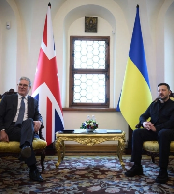 Зеленский, Макрон и Стармер провели совместную прогулку по Киеву после заседания коалиции желающих