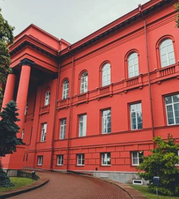 Вартість навчання у вишах зросте: у МОН назвали причину і суму