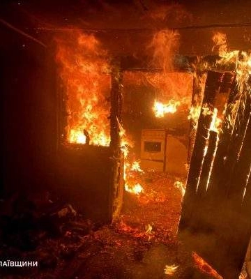 На Миколаївщині горіли приватні будівлі та суха трава На Миколаївщині горіли приватні будівлі та суха трава