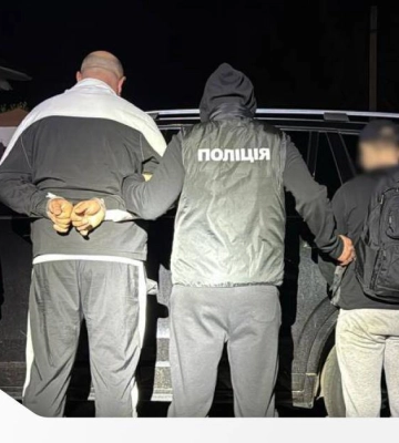 На Закарпатті іноземця затримали за підозрою у переправленні ухилянтів через кордон. ФОТО