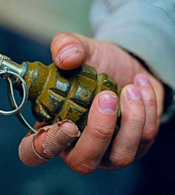 На Прикарпатті судитимуть 49-річного чоловіка, який гранатою підірвав дружину та тещу
