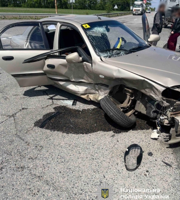 Внаслідок ДТП біля Умані загинув літній водій легковика та потрапили до лікарні двоє його пасажирів. ФОТО