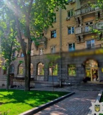 Адвокат мошенническим путем завладел тремя квартирами в центре Киева