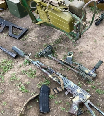 На Херсонщині чоловіка затримали за активну торгівлю зброєю та боєприпасами. ФОТО