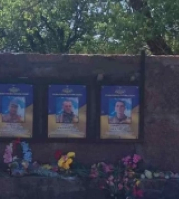 У селі на Кіровоградщині відкрили Алею слави на честь Героїв-земляків. ФОТО