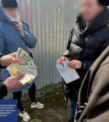 На Одещині прикордонниця за гроші переправляла чоловіків призовного віку до Молдови