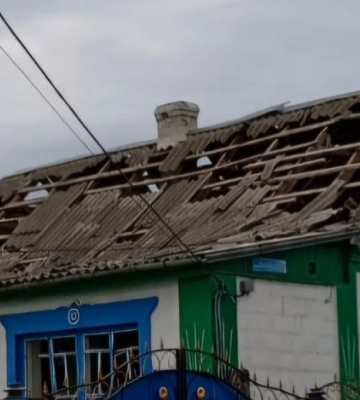 Окупанти вдарили КАБами по громаді на Дніпропетровщині: є постраждала, пошкоджені 4 будинки