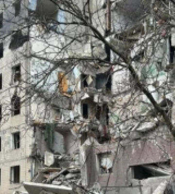 У Костянтинівці війська РФ скинули бомбу на багатоповерхівку - 12 поранених, під завалами може бути людина