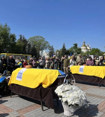 Двох полеглих захисників провели на вічний спочинок у Рівному