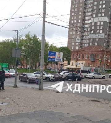 ВАЗ "зніс" Hyundai та Honda: у Дніпрі сталася потрійна ДТП