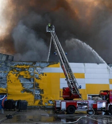 Підпал торговельного центру у Варшаві. Польща викрила двох українців