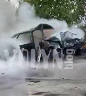 У Луцькому районі п'яний водій на легковику влетів у дерево, авто вщент згоріло