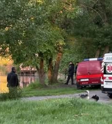 Підлітки у Дніпрі замість того, щоб допомогти потопельнику, знімали відео з ним