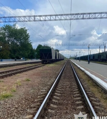 На залізничній станції «Яготин» електротягач смертельно травмував чоловіка на коліях На залізничній станції «Яготин» електротягач смертельно травмував чоловіка на коліях