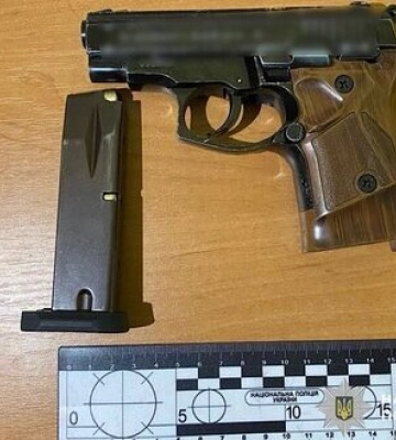 Чоловік вистрелив у бік працівника ТЦК у Нікополі: перед цим у них був словесний конфлікт. ФОТОрепортаж Чоловік вистрелив у бік працівника ТЦК у Нікополі: перед цим у них був словесний конфлікт. ФОТОрепортаж