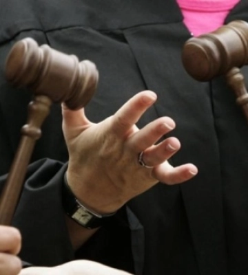 Двох колишніх кримських суддів заочно засудили за держзраду: 12 і 13 років позбавлення волі – Прокуратура АРК