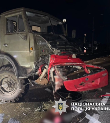 У Харкові легковик врізався в автоцистерну: троє людей загинули - розпочато розслідування. ФОТО