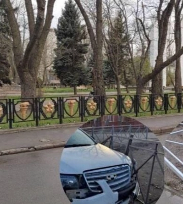 Миллионы на ветер - в оккупированном Мелитополе начали убирать «ограждения смерти» после многочисленных ДТП Миллионы на ветер - в оккупированном Мелитополе начали убирать «ограждения смерти» после многочисленных ДТП