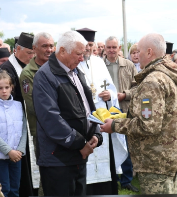 Захищав Україну з першого дня повномасштабного вторгнення: у Луцькому районі попрощалися з Героєм Леонідом Клехою