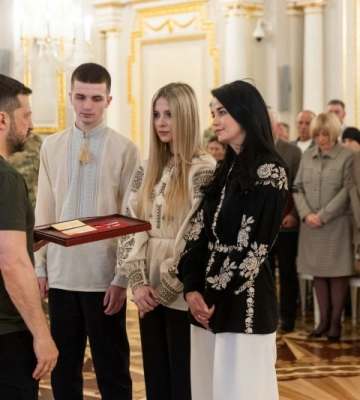 Роберту Бровді та дружині полеглого захисника із Закарпаття вручили орден “Золота зірка”
