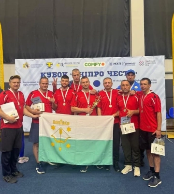 Ветерани з Полтавщини стали призерами всеукраїнських змагань з волейболу сидячи