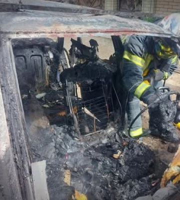 У Чернівцях через коротке замикання згоріло авто