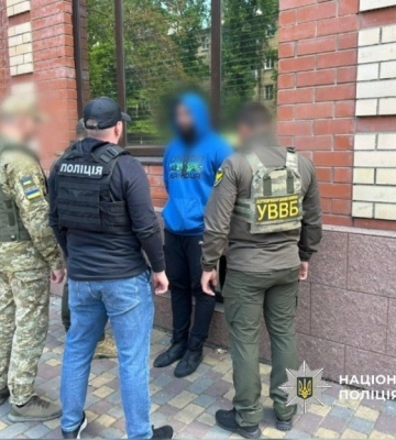 Обіцяв звільнити від призову: в Одесі затримали чоловіка, який продавав "бронювання"