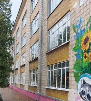 В Киевской области уволили директора школы, которая на работе разговаривала на русском языке