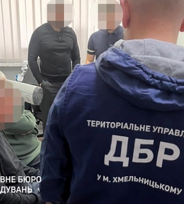 Руководителя колонии будут судить за незаконные выплаты