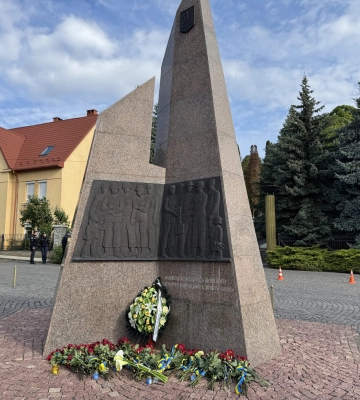 День памʼяті та перемоги над нацизмом у Другій світовій війні відзначили в Ужгороді