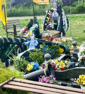На Дубенщині хтось пошкодив могили українських захисників