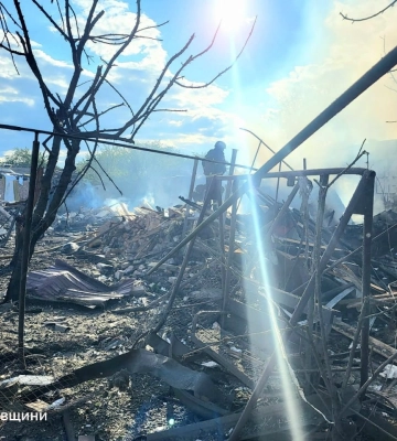 Троє загиблих і одна жінка під завалами. Росіяни продовжують обстрілювати Харківську область